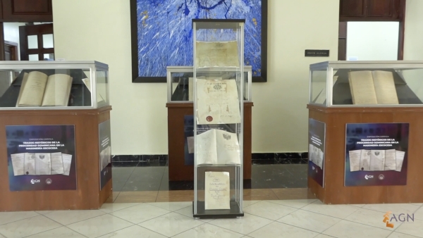 Inauguran exposición de documentos Masonería Escocesa